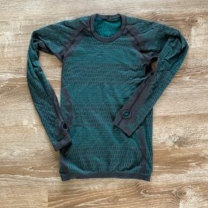 Lulu lemon long sleeve swiftly